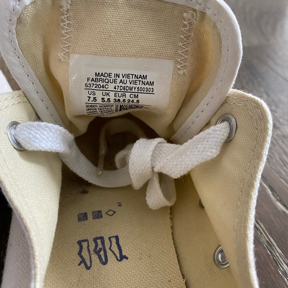 Converse womens shoes - Picture 4 of 4